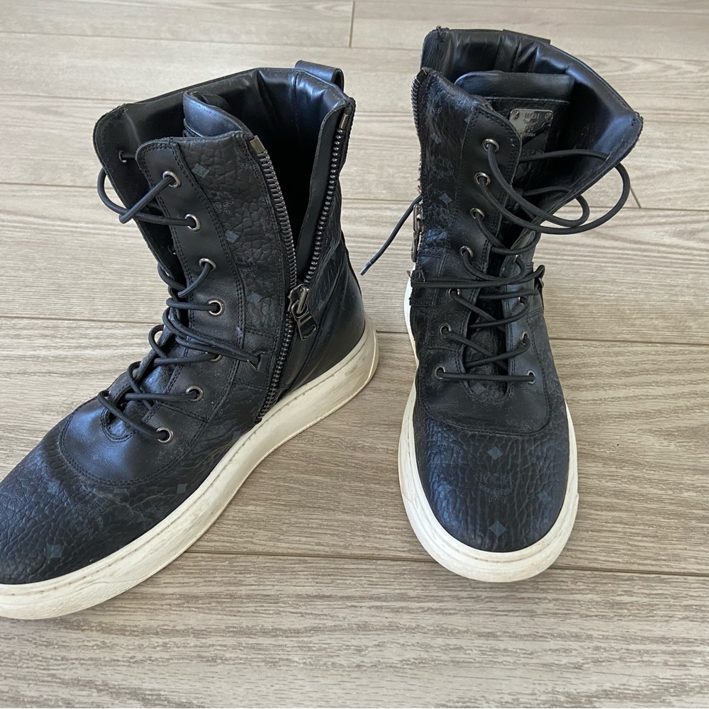 MCM men’s high top black monogram sneakers. Size: EU-41  US-8.
